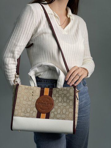 Сумка жіноча Dempsey Tote 22 In Signature Jacquard With Stripe 99059-509480 фото