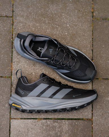 Кросівки чоловічі Terrex Freehiker 3 Low Gore-Tex Black Grey AD125 фото